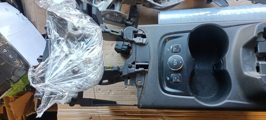 Focus mk3 kompletny туннель средний подлокотник европа в Украине