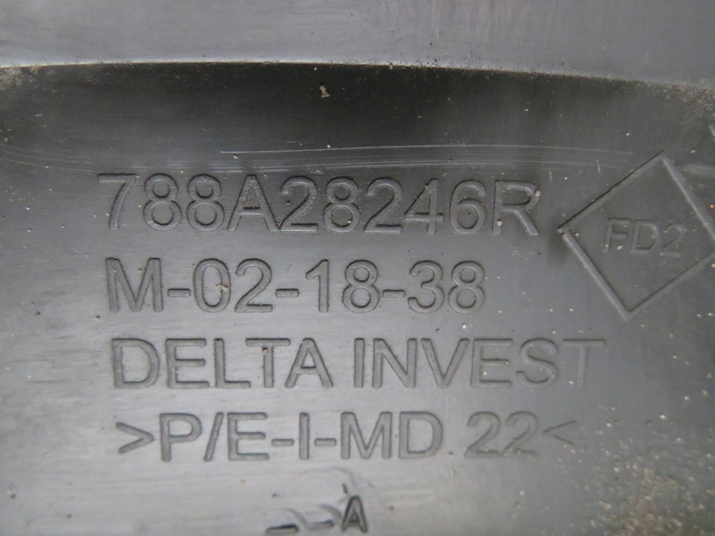 фото №13, Sandero iii молдинг крыла правый задняя 788a28246r