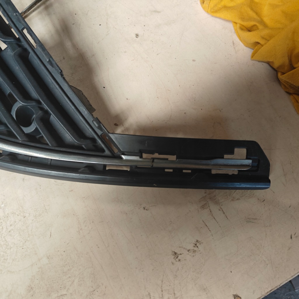 фото №8, Решітка радіатора решітка бампера перед середня opel astra j iv lift 2012- 13368822