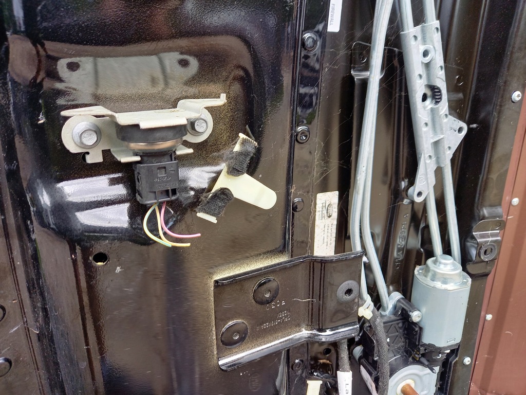 фото №16, Range rover vogue l405 крыша стойки панорама