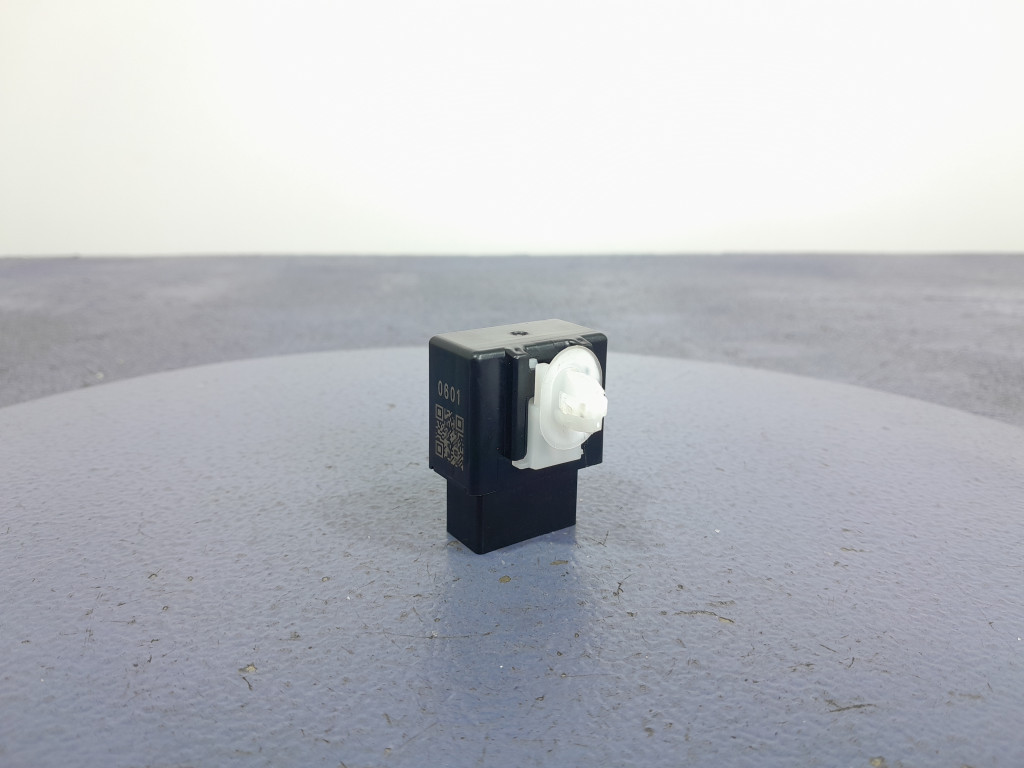 фото №3, Lexus ux 250h перемикач стоп-сигнал 895a1-47010