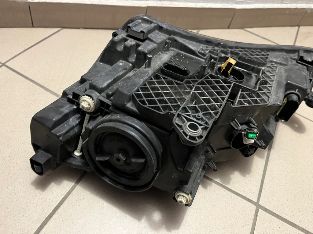 фото №12, Skoda superb iii 3 ксенон 3v1 лампа передня перед права 3v1941016b