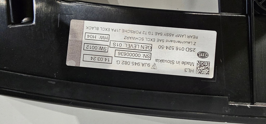 фото №9, Лампи задні комплект porsche taycan 9j1 19-24 ліва права накладка середина оригінальний номер