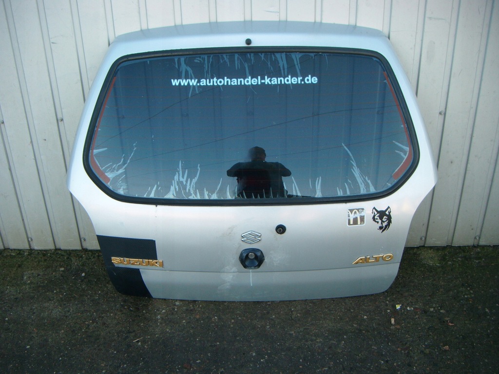 фото №1, Suzuki alto v 98-04 крышка багажника с стекло