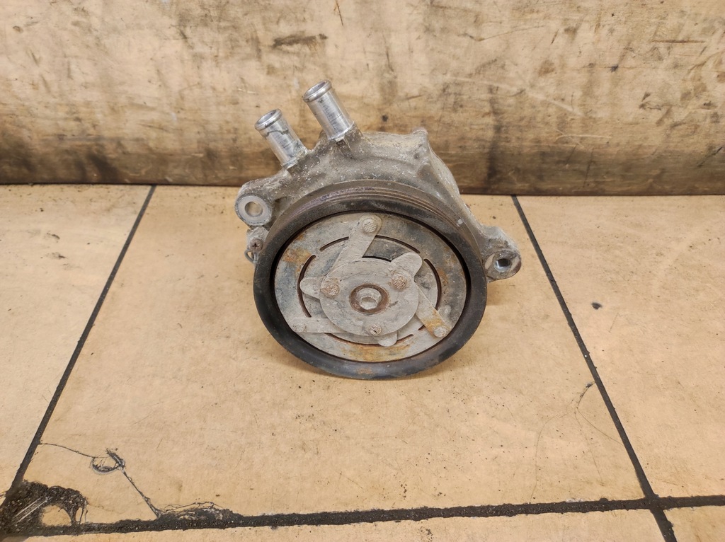 фото №1, Насос wody hilux 8 viii 2.4d