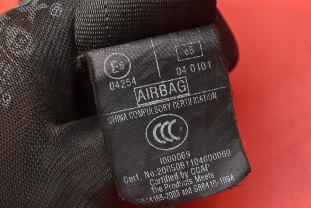 фото №9, Pas безопасности правый перед eu 6841783 volvo s40 v40 2 ii 04-07