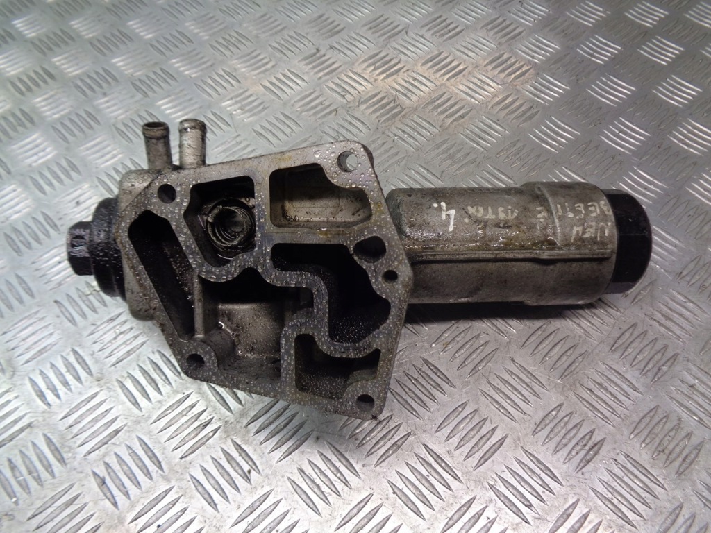 фото №1, Основание фильтра масла audi a4 b7 1.9 tdi 038115389