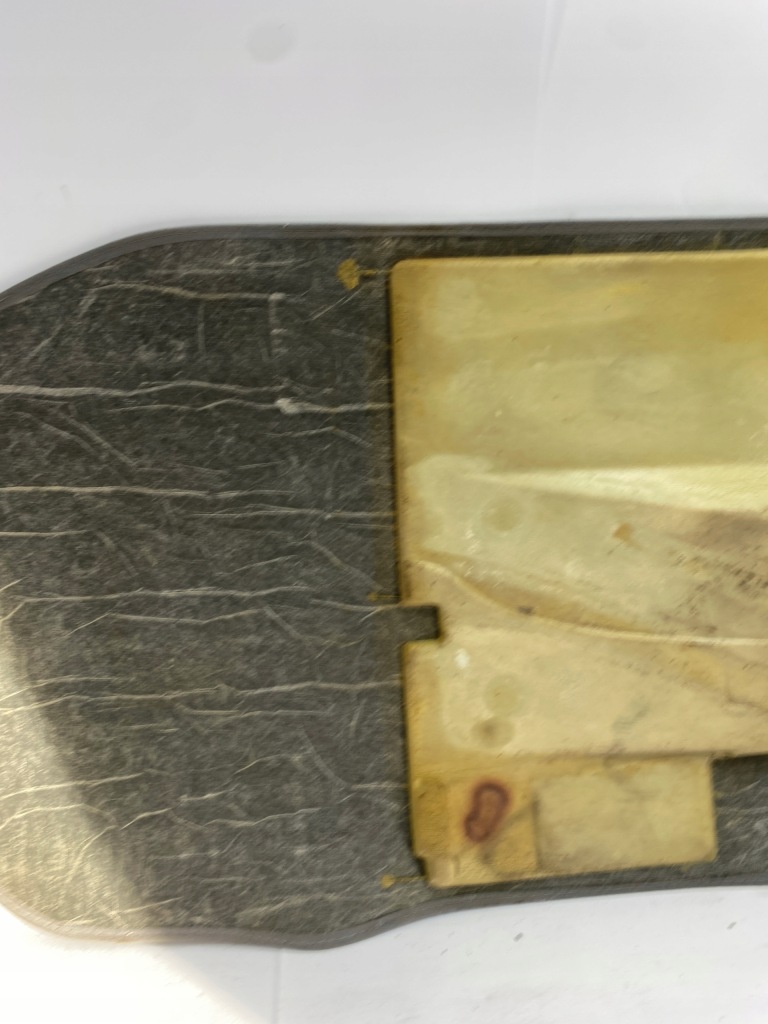 Купить Коврик обшивка обивка правый перед mercedes w124 cabrio 1246805840