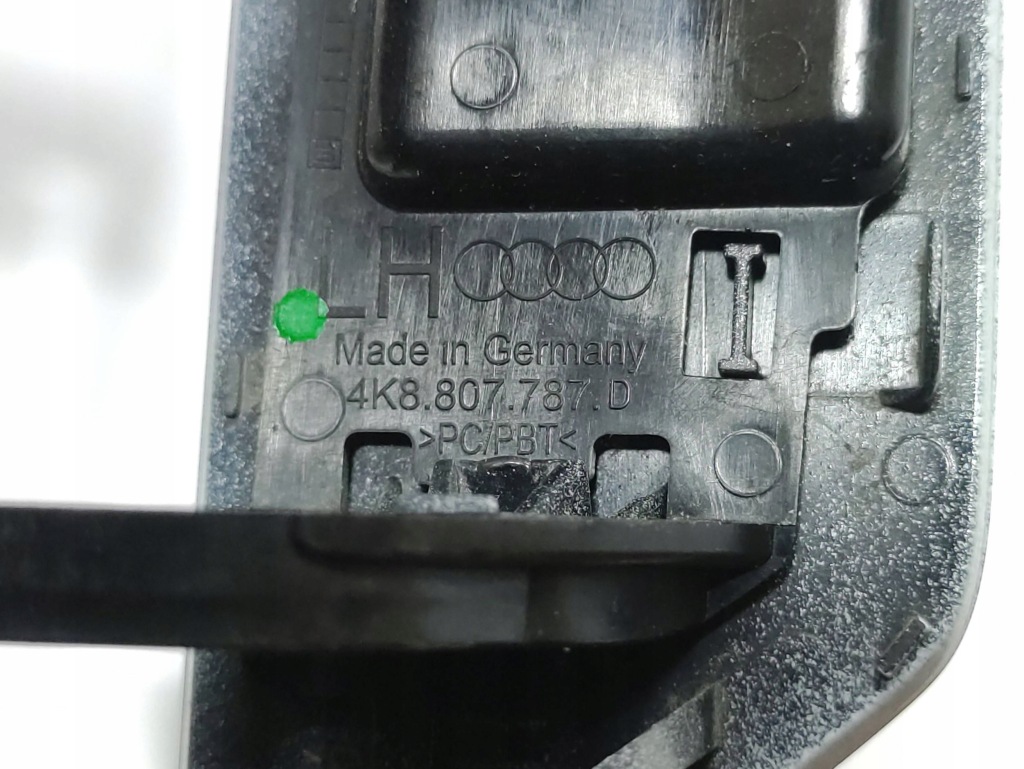 Audi a7 4k заглушка омывателя лампы левая 4k8807787d Оригинал