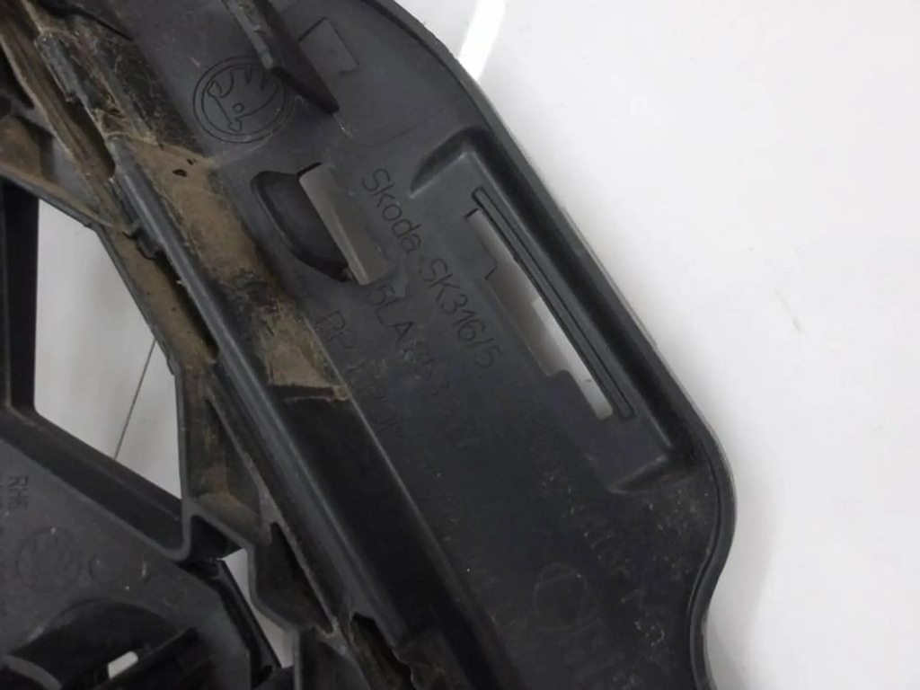 фото №7, Skoda enyaq iv решётка средняя бампер перед