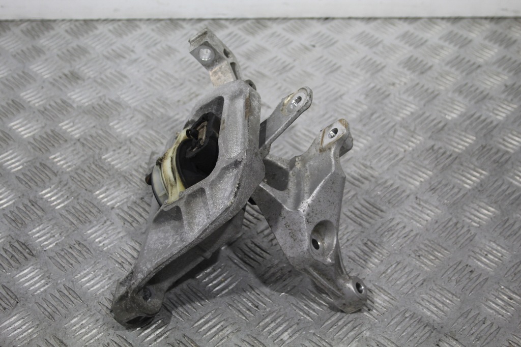 фото №1, Кронштейн подушка двигателя peugeot traveller