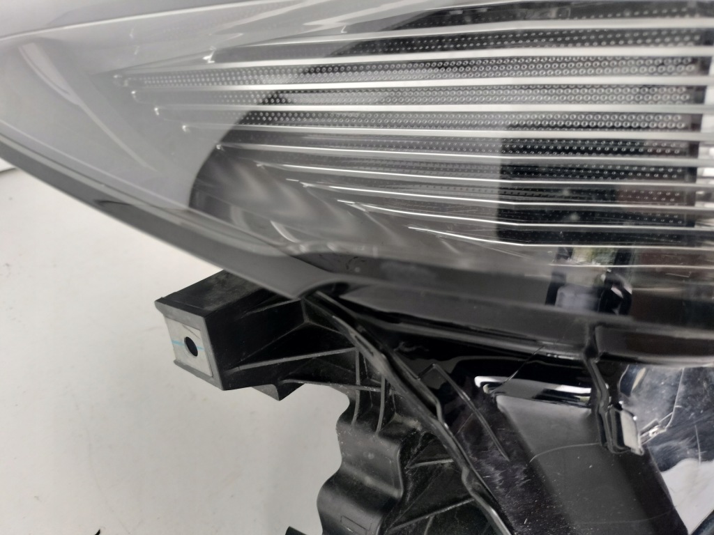 Фара правый  фара mazda 3 19- full led 9 pin Оригинал