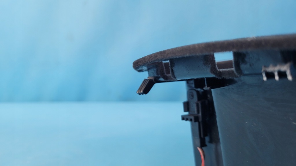 фото №12, Bmw 5' g31 518d touring бардачок полка ниша туннель 9330664 штекер 9247707