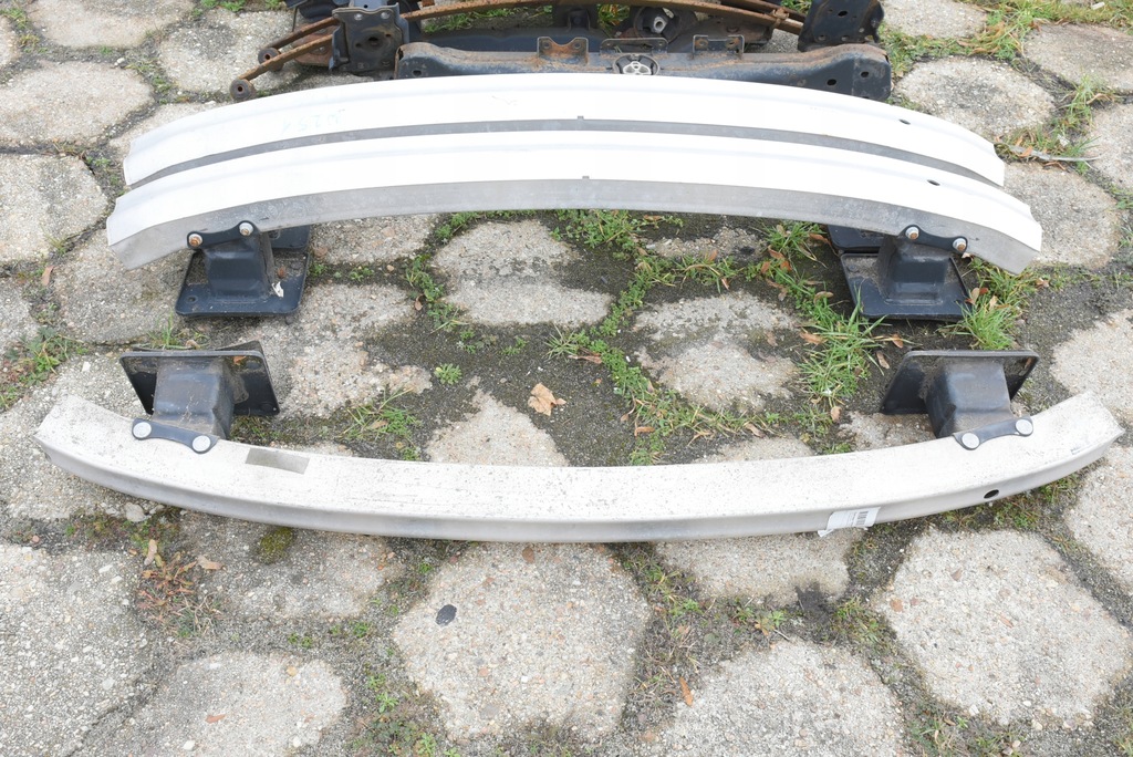 фото №1, Mercedes w251 r-klassa балка бампера задня