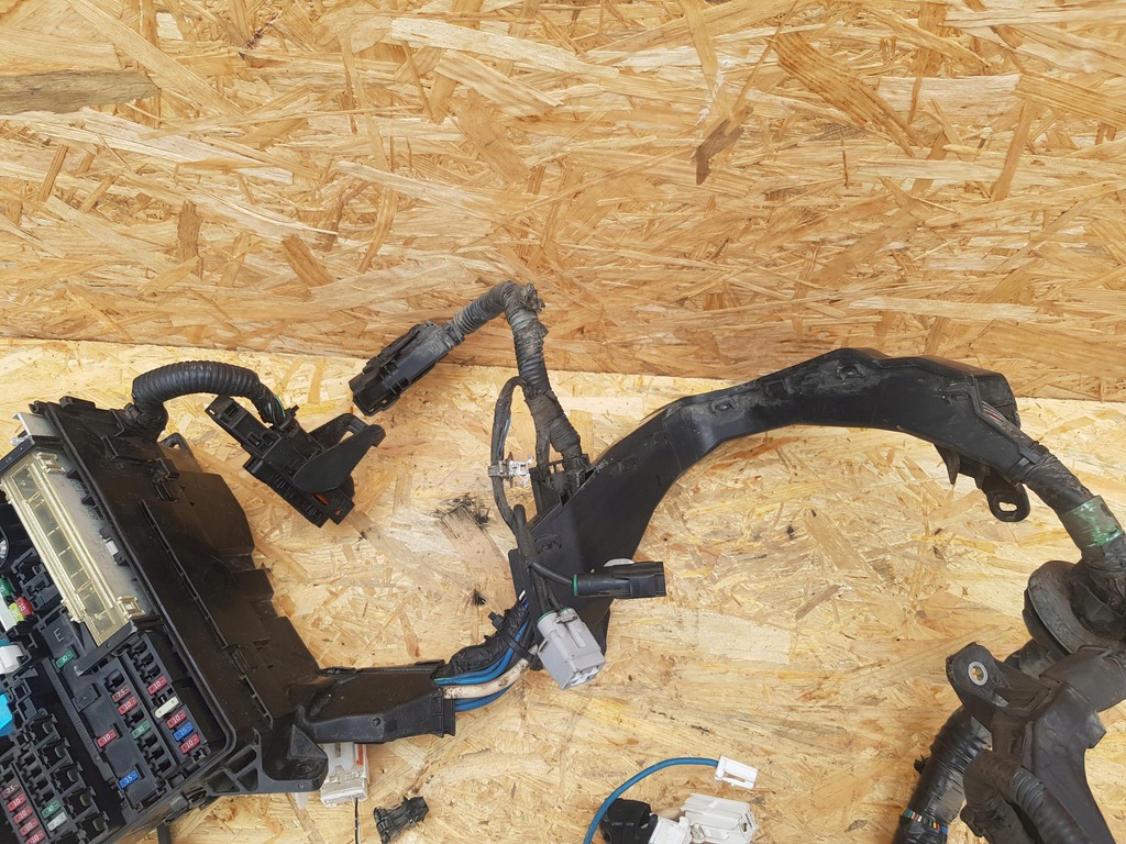 фото №7, Жгут провода поперечина коробка corolla e15 1.4 d4d