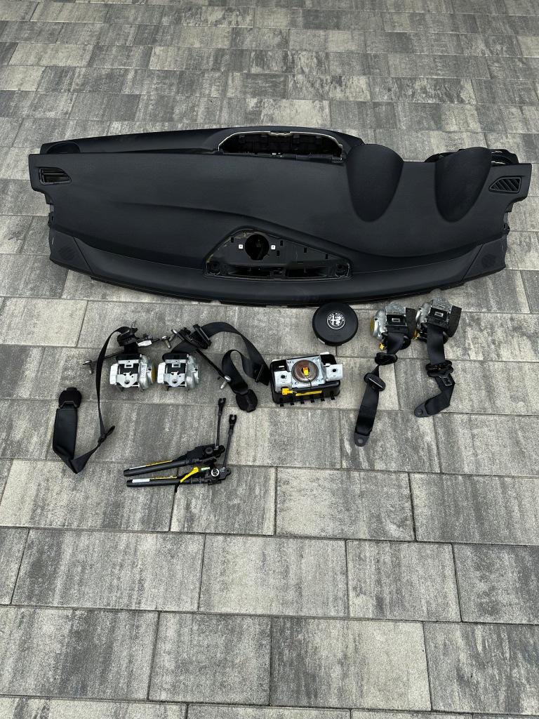 фото №1, Alfa romeo stelvio панель приладів подушки безпеки повітряні комплект оригінальний подушка безпеки