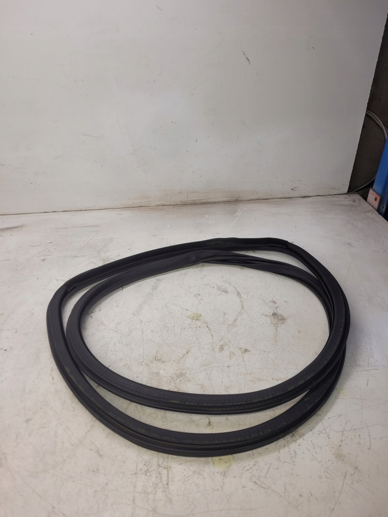 фото №1, Прокладка двері задня audi a3 8p 8p4833721 s-line