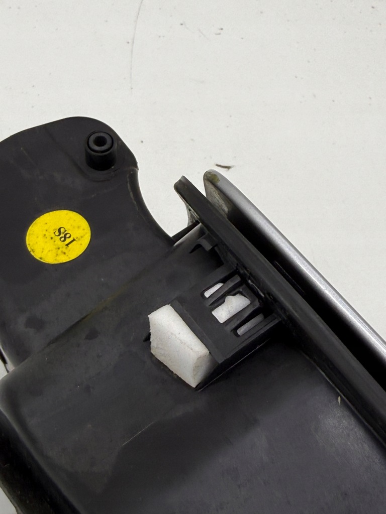 фото №8, Audi a6 c7 крышка заливной топлива + основание заливной топлива цвет lx7w