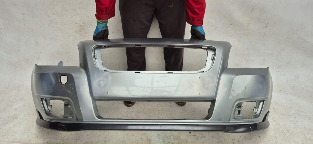 фото №1, Volvo v50 lift r-design 07-12 бампер перед передний 30744976