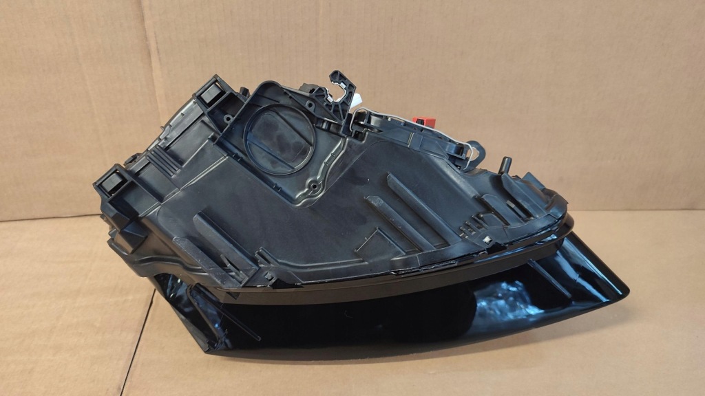 Audi q5 8r0 рестайлінг  фара ліва перед ксенон led 8ro Зі Шроту