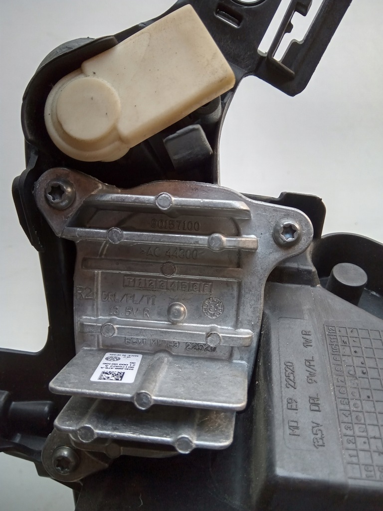 фото №12, Лампа права перед eu golf viii 8