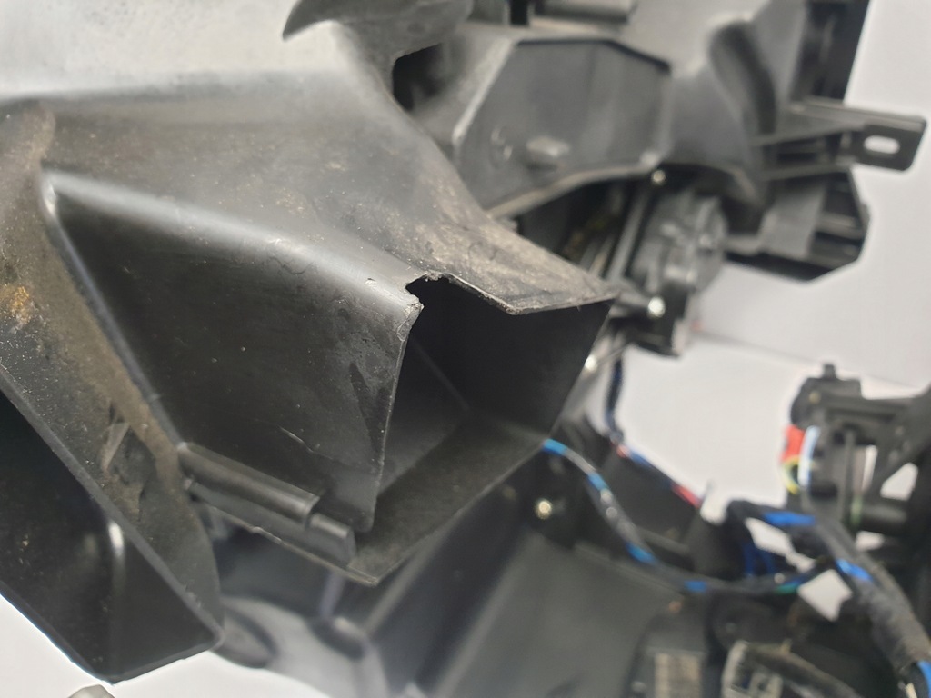 фото №13, Dodge challenger 15- отопитель воздуходувка резистор