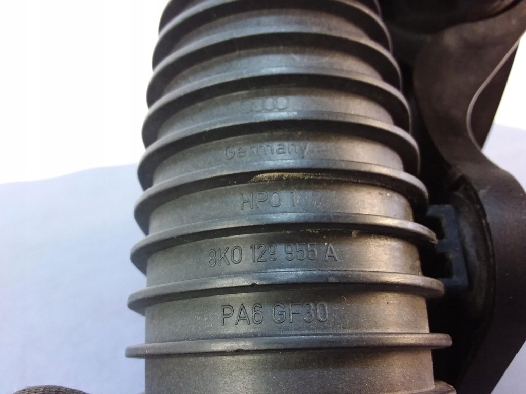 фото №4, Audi q5 8r 2.0tdi шланг труба воздуха 8k0129955