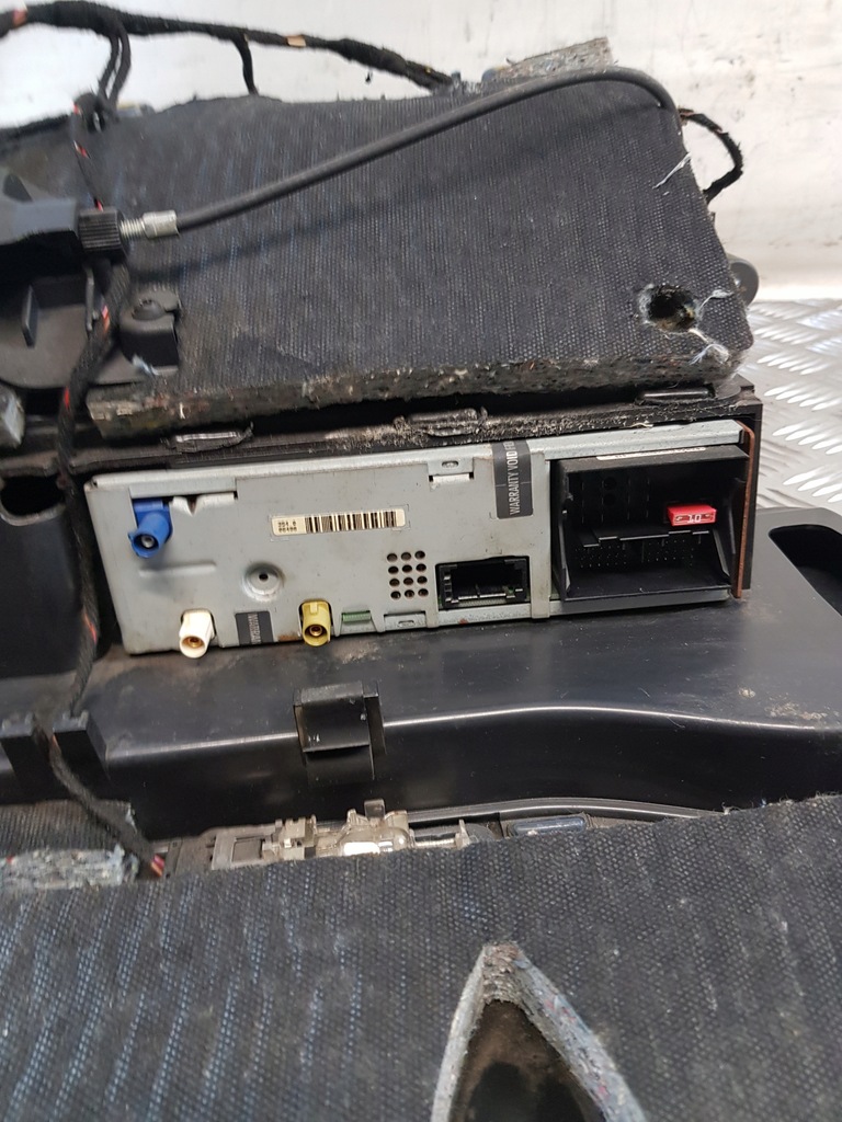 фото №10, Audi a6 c6 бардачок пасажира 4f1857035 + чейнджер