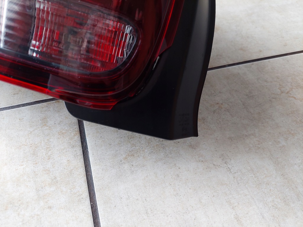фото №3, Лампа задняя --- citroen c3 iii - 2016