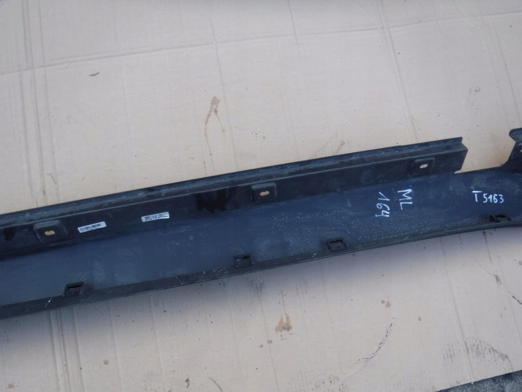 Молдинг порог левая mercedes ml w164 a1646900140 с Разборки