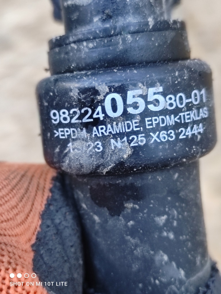 Peugeot 308 t10 1.6 гибрид шланг шланги воды 9822405680 9822405580 в Украине