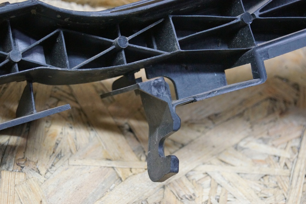 фото №8, Subaru wrx кронштейн кронштейн бампера правый перед