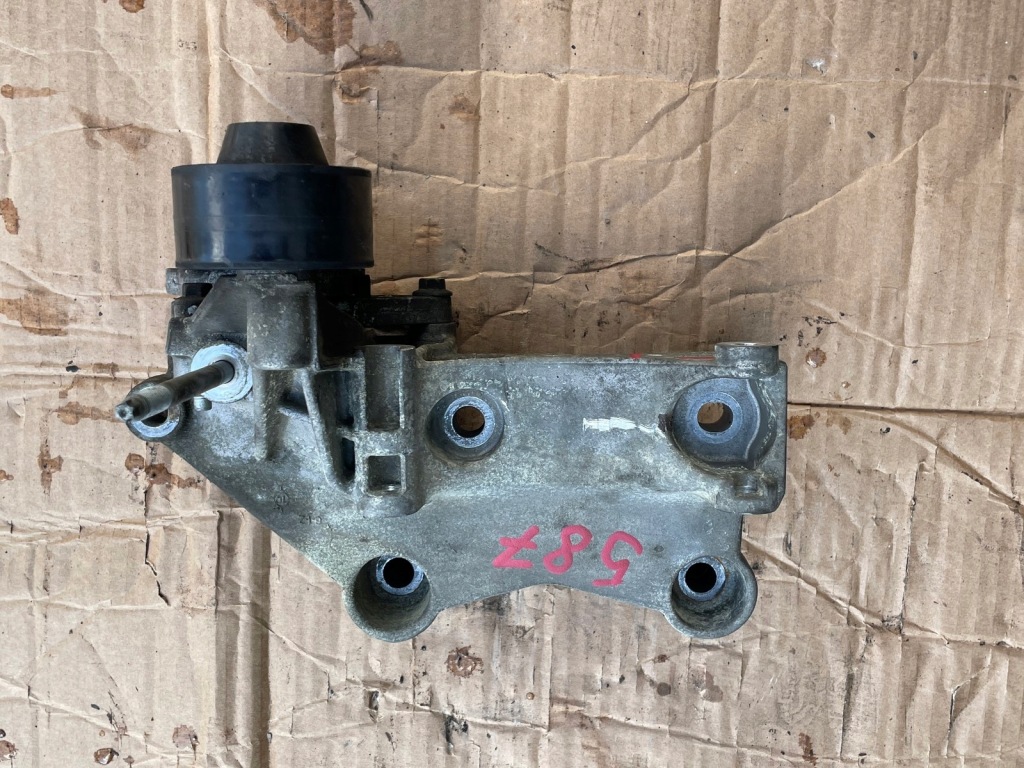 Купити Renault 1.6 dci кронштейн кронштейн генератора 117105124r