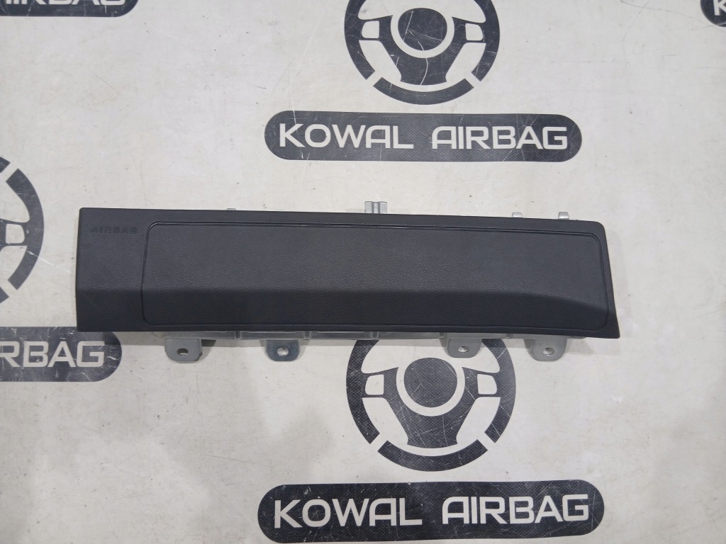 Mercedes cla x117 c117 w117 117 європа  подушка безпеки водія водій коліно kolan Зі Шроту