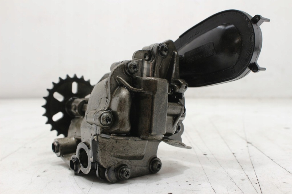 фото №9, Trafic vivaro 1.6 насос масла 150001650r