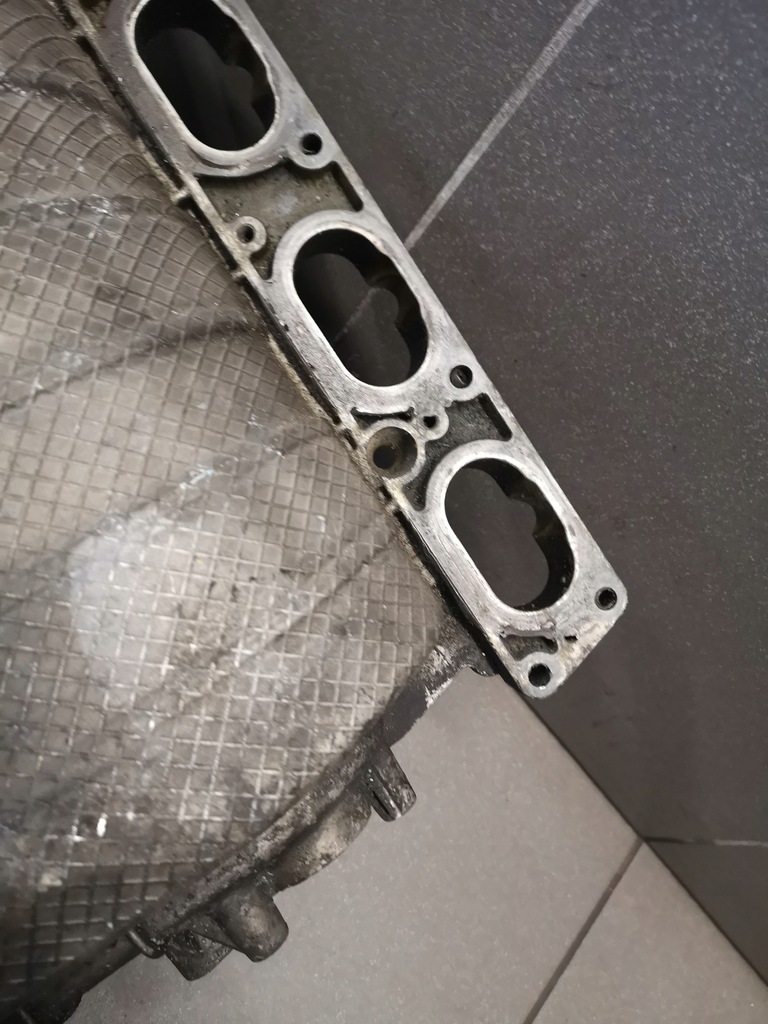 фото №8, Крышка часть нижняя коллектор audi a8 d2 4.2 fl