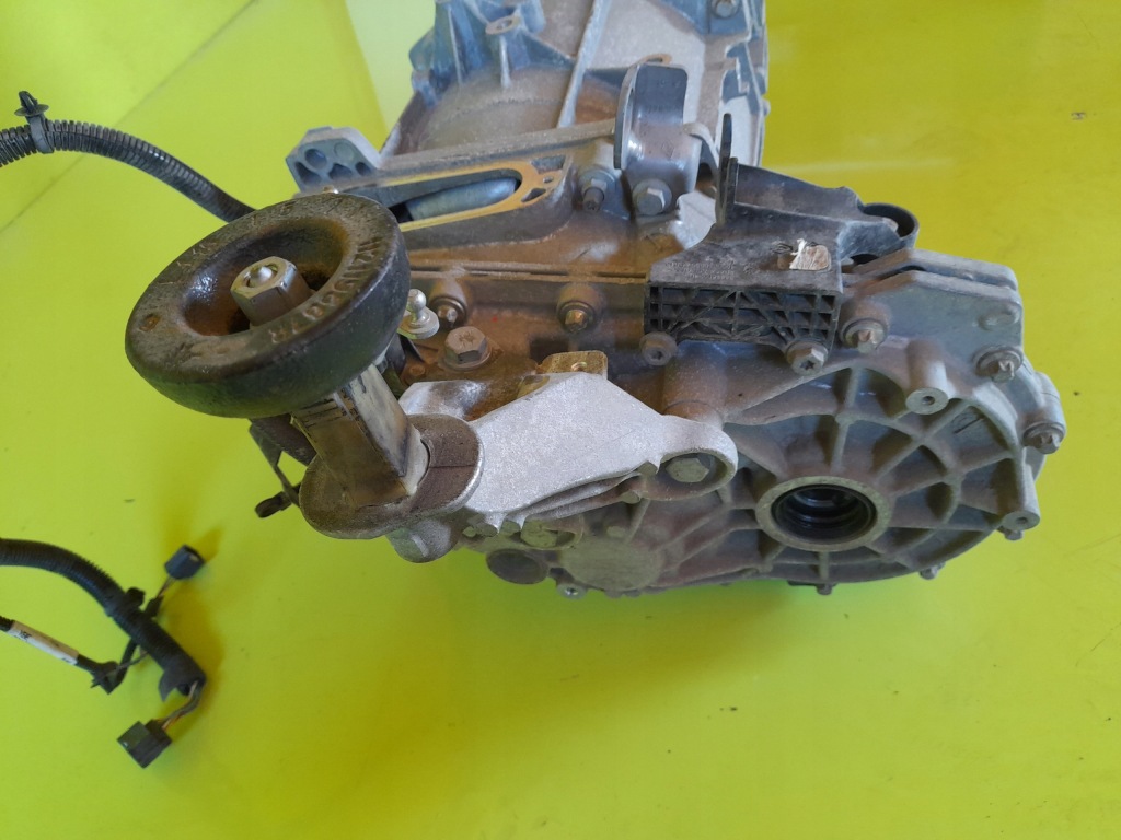 Двигатель коробка передач привод 290v75841 renault zoe 15r Недорого