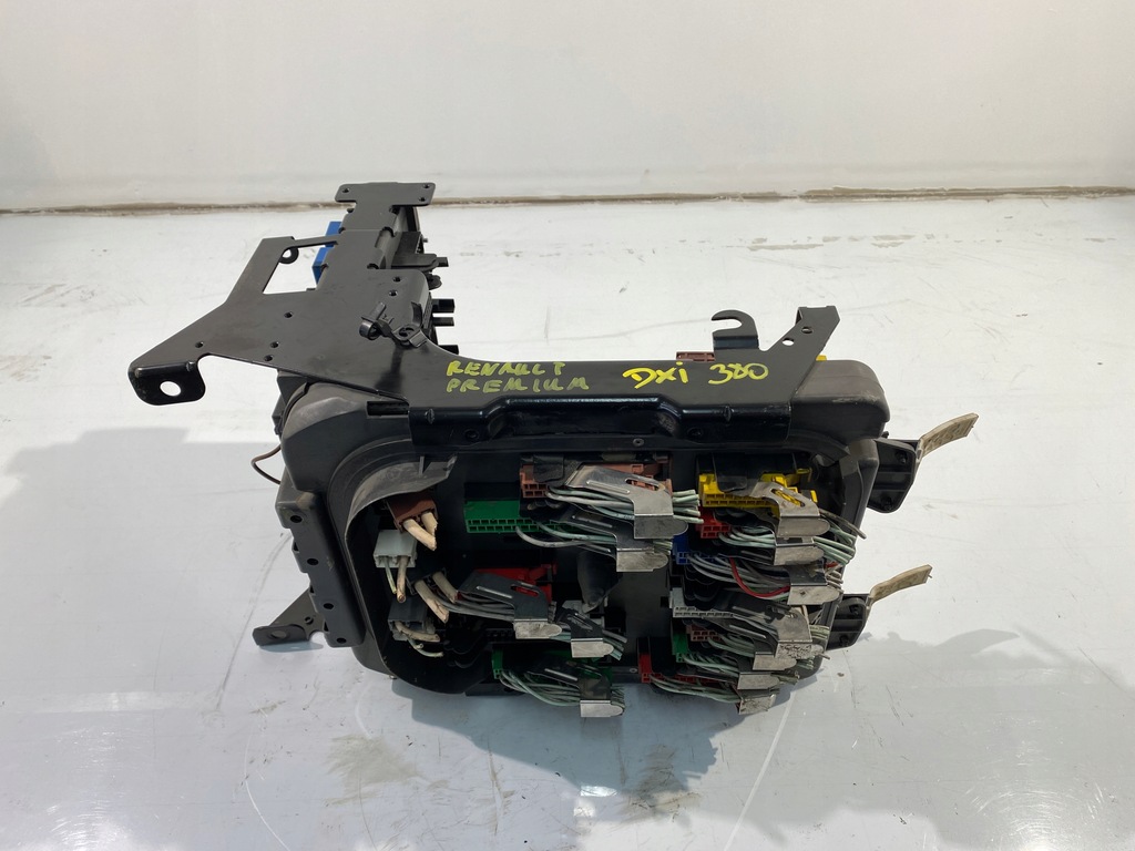 фото №1, Коробка запобіжників renault 5010466930