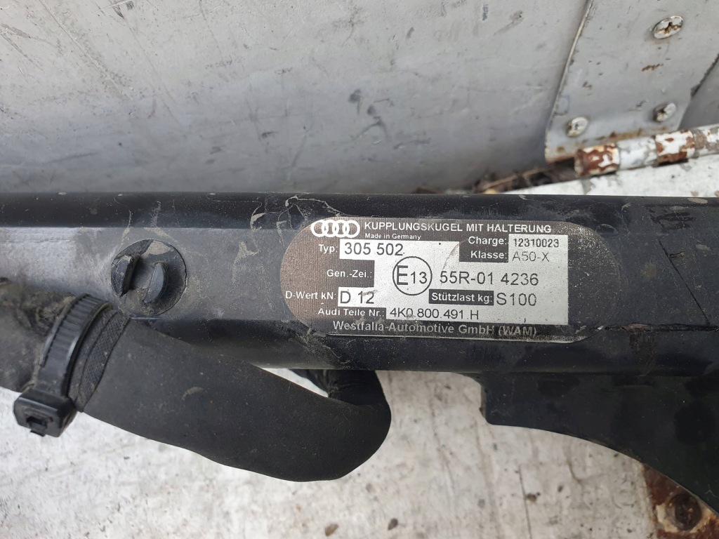 Audi a6 s6 c8 4k фаркоп  буксирувальний електрично складний в Україні