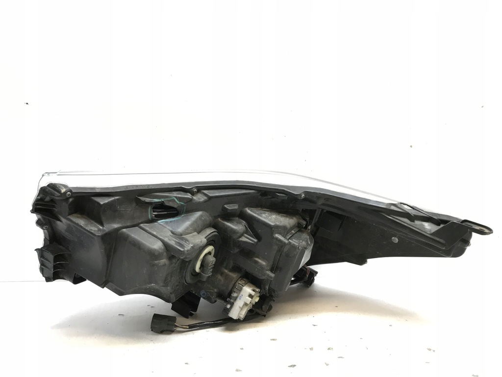 фото №10, Toyota hilux viii 8 лампа правая led 2015 -