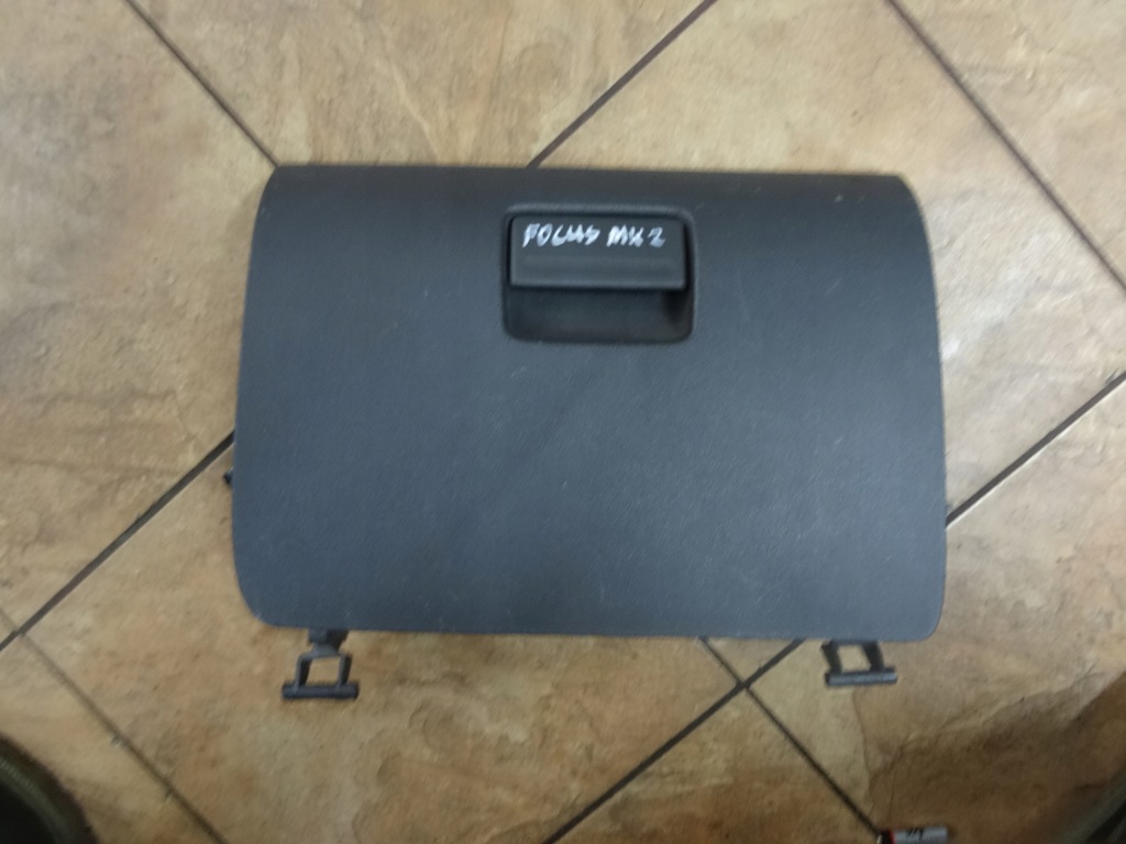 Купити Focus mk2 кришка дверцята бардачка