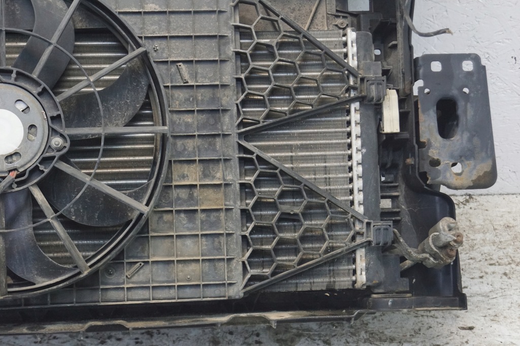 фото №14, Pas передний радиатор vw polo 6r v 1.4 b