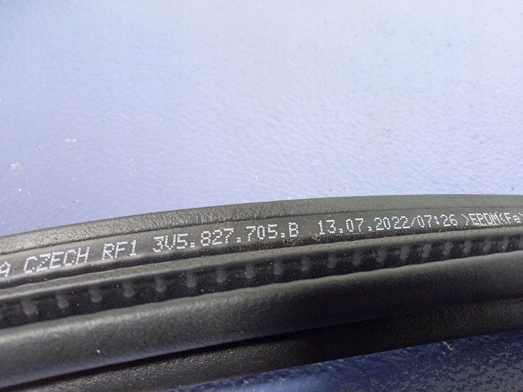 фото №4, Skoda superb iii sedan прокладка багажника