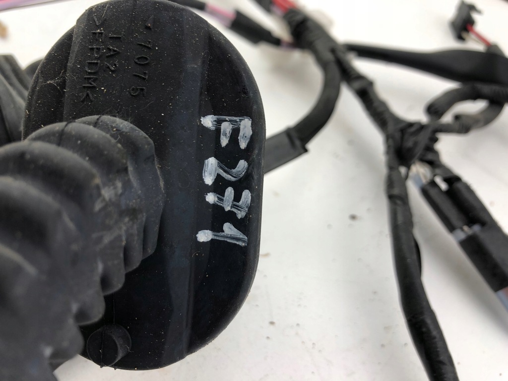 фото №5, Toyota prius жгут дверь правый задняя 82153-47310a