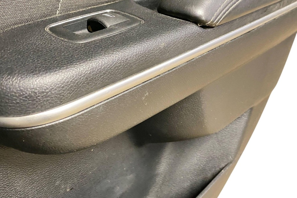 фото №9, Обшивка задних правых дверь dodge charger 5pf081x9ac 3.6l бензиновый 218kw