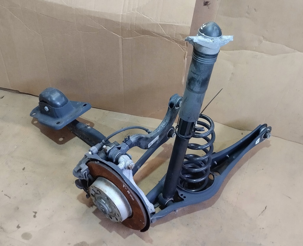 фото №1, Поворотный кулак ступица рычаг подвеска левый задняя vw t-roc 1.5 tsi 20r