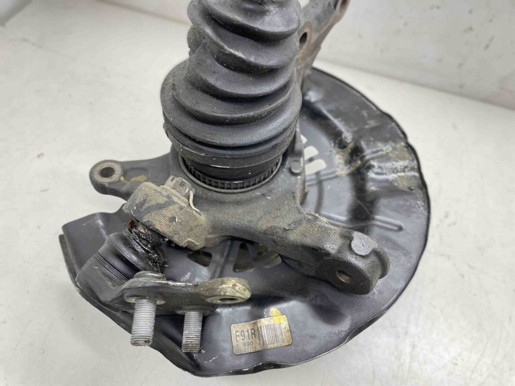 Поворотный кулак передняя lexus es 300h 6th gen 4321133110 Киев