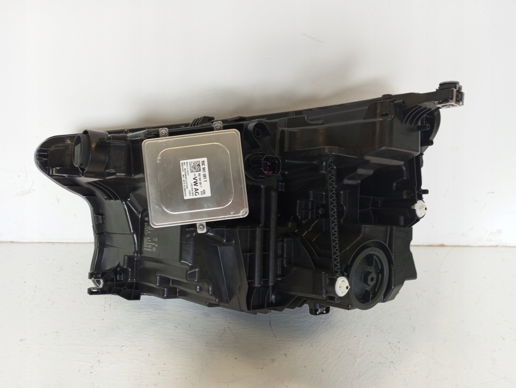 Купити Лампа права matrix audi q6 e-tron 85h941040h