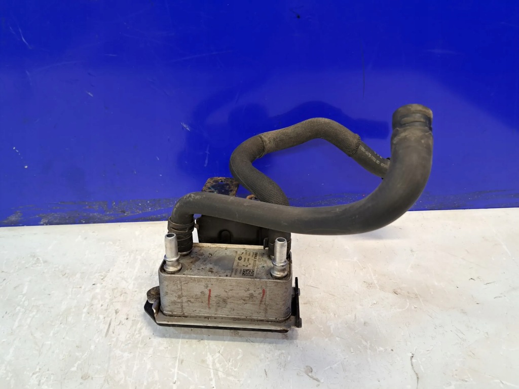 фото №1, Jaguar xe 2017 радиатор масла