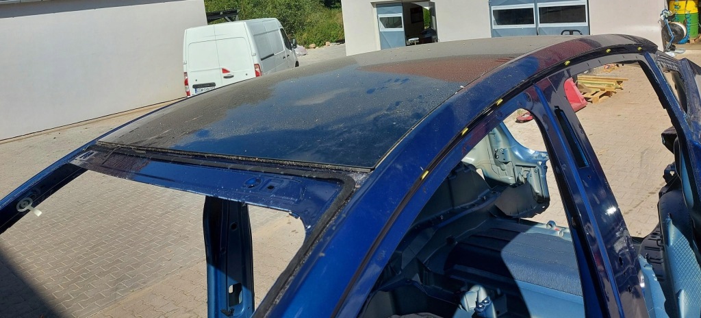 Tesla model y 2024r, дах niebieski ppsb в Україні